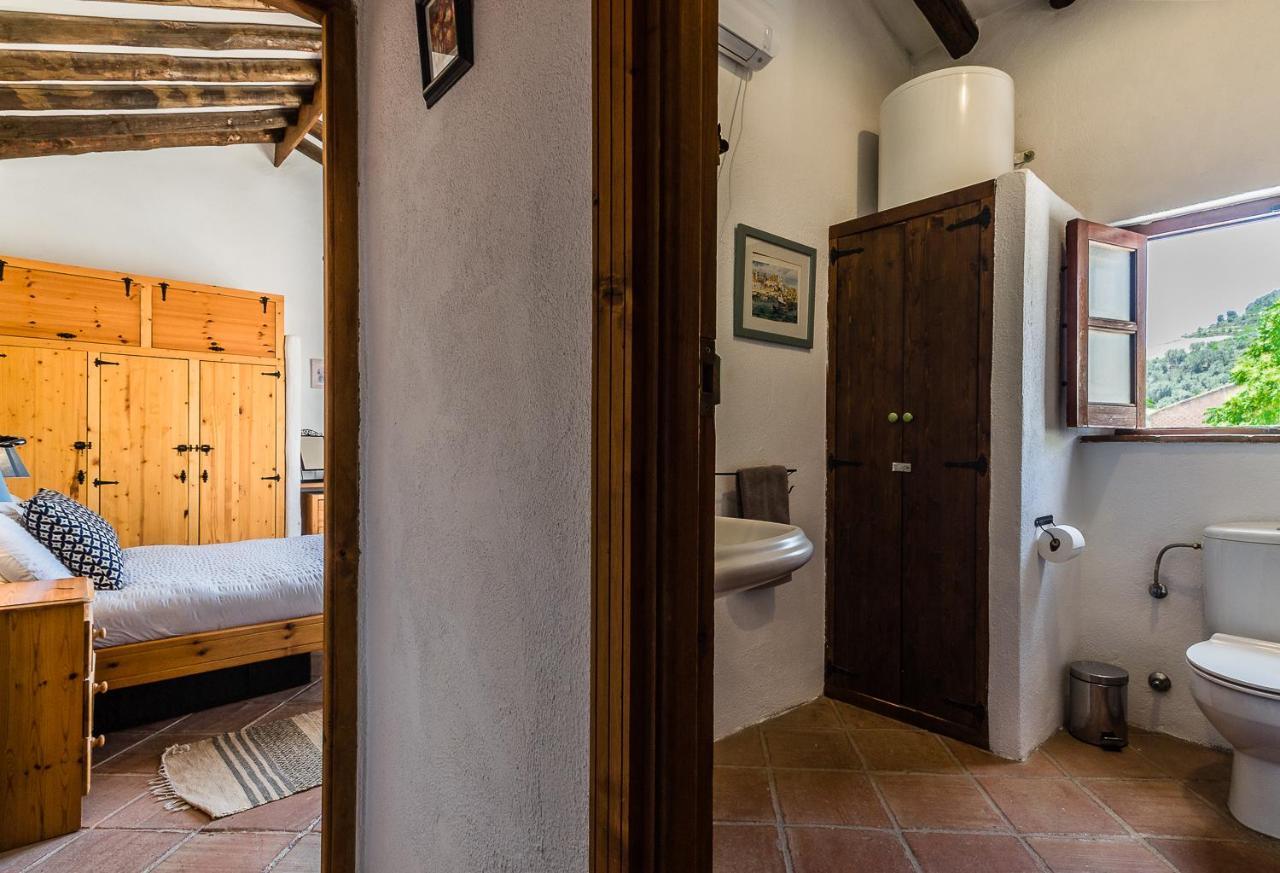 Casa Mundo - 16Th Century Traditional White Village House With Pool Пинос-дель-Валье Экстерьер фото